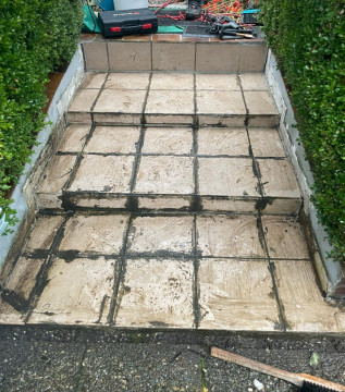 Alte Treppe neu beschichtet