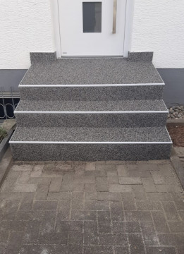 Treppe Fliesen entfernt und erneuert